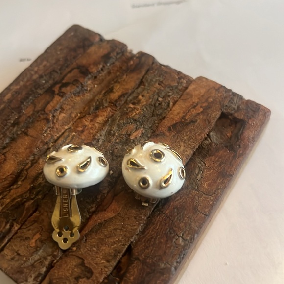 GUC Lisner Vintage Clip-On Earrings Paisley Design - Picture 1 of 7